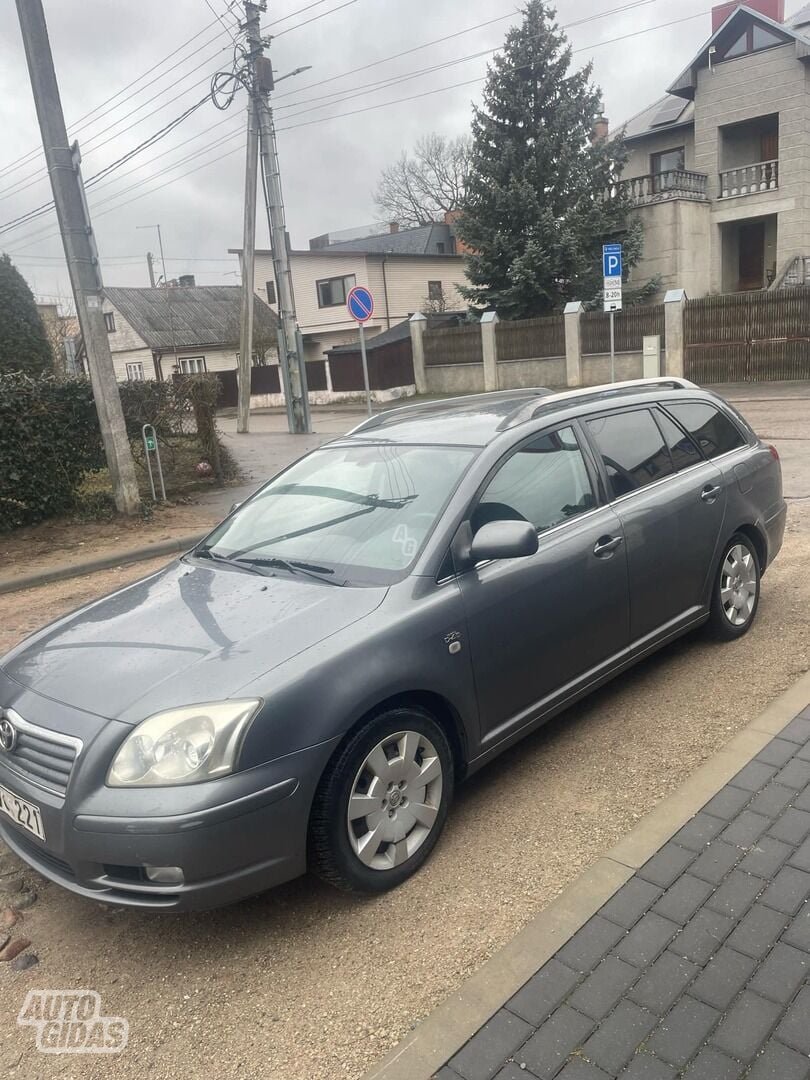 Toyota Avensis 2003 y Wagon