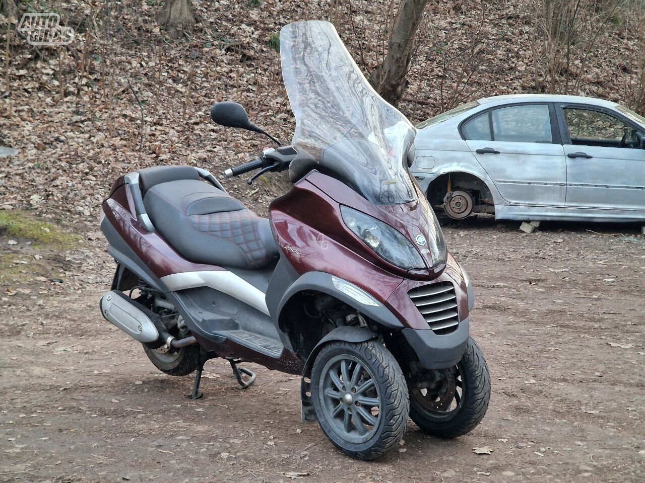 Piaggio MP-3 2007 y Three-wheel motorcycle