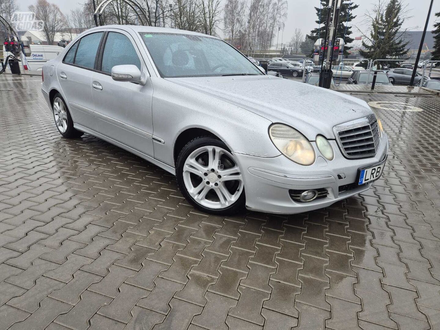 Mercedes-Benz E 270 2004 y Sedan