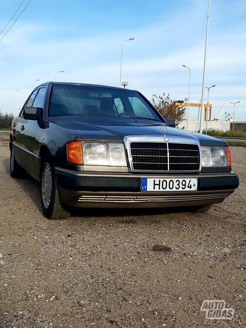 Mercedes-Benz E 300 1990 г Седан