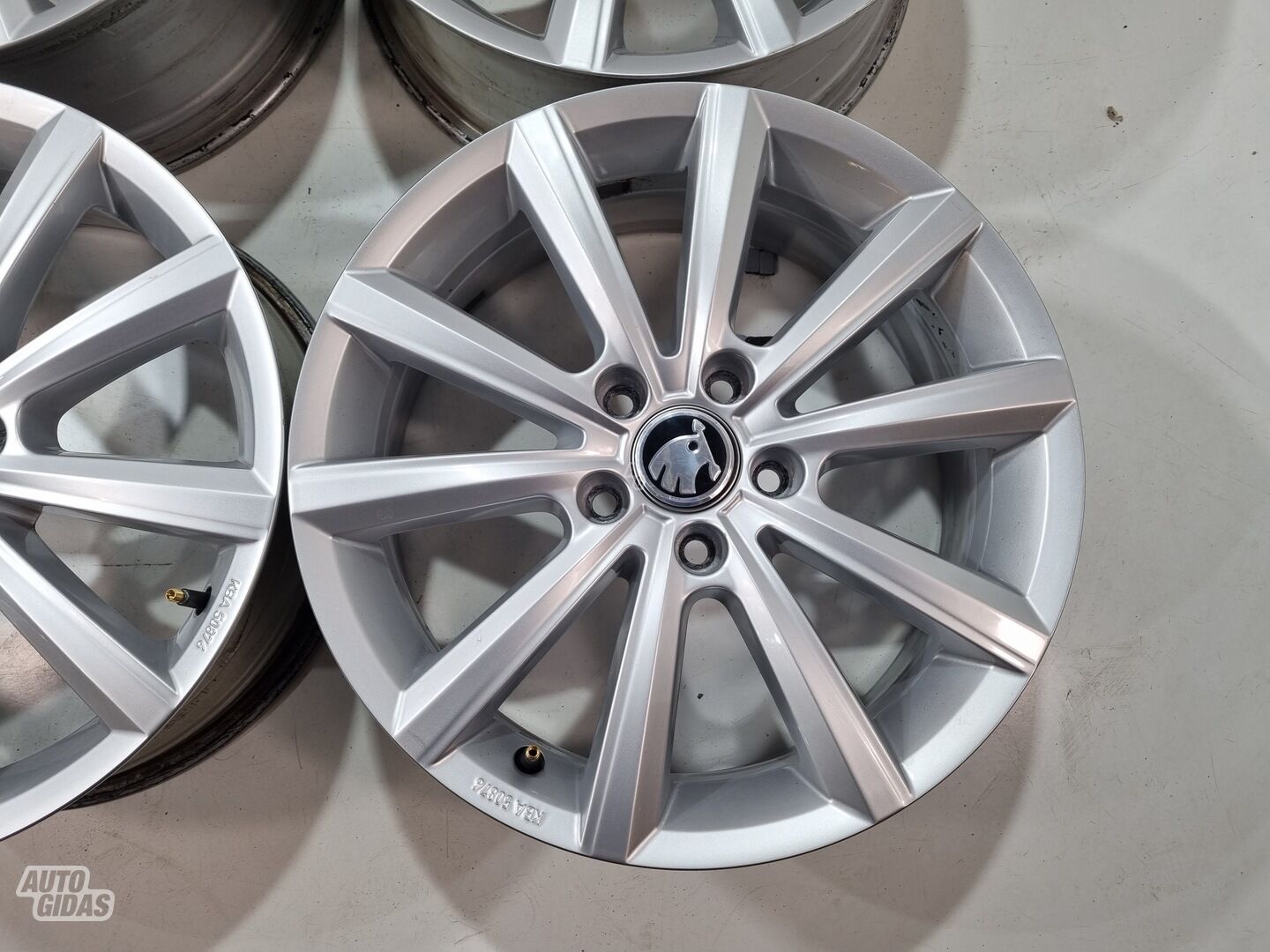 Skoda Superb R17 Superb light alloy R17 rims