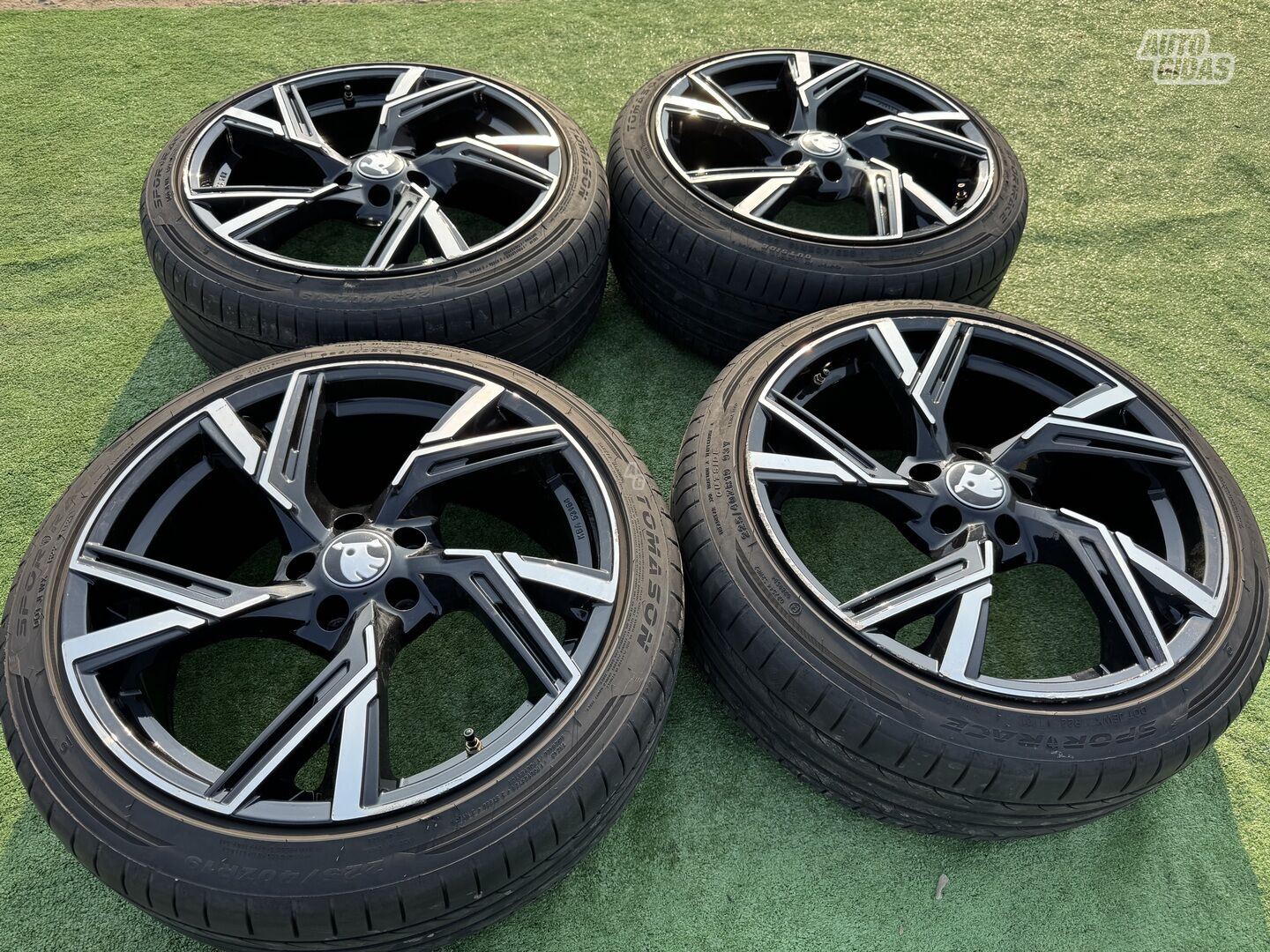 Skoda Siunciam, 8,5J ET45 light alloy R19 rims