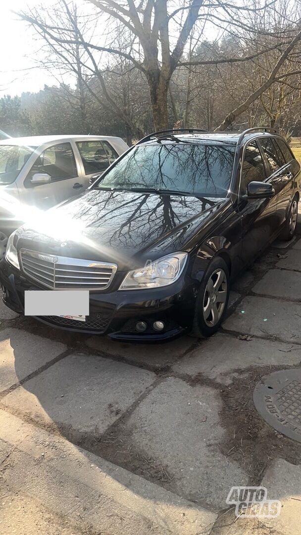 Mercedes-Benz C 220 2012 m Universalas