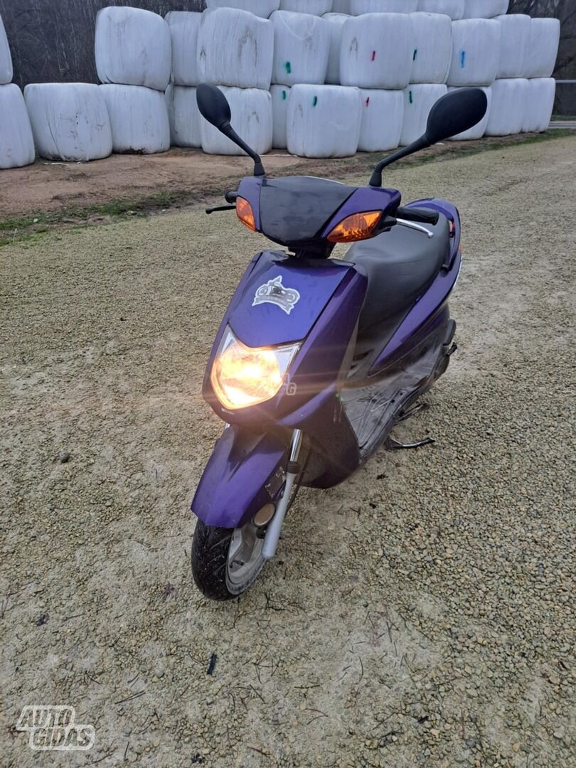 Yamaha Cygnus 2004 m Motoroleris / Mopedas