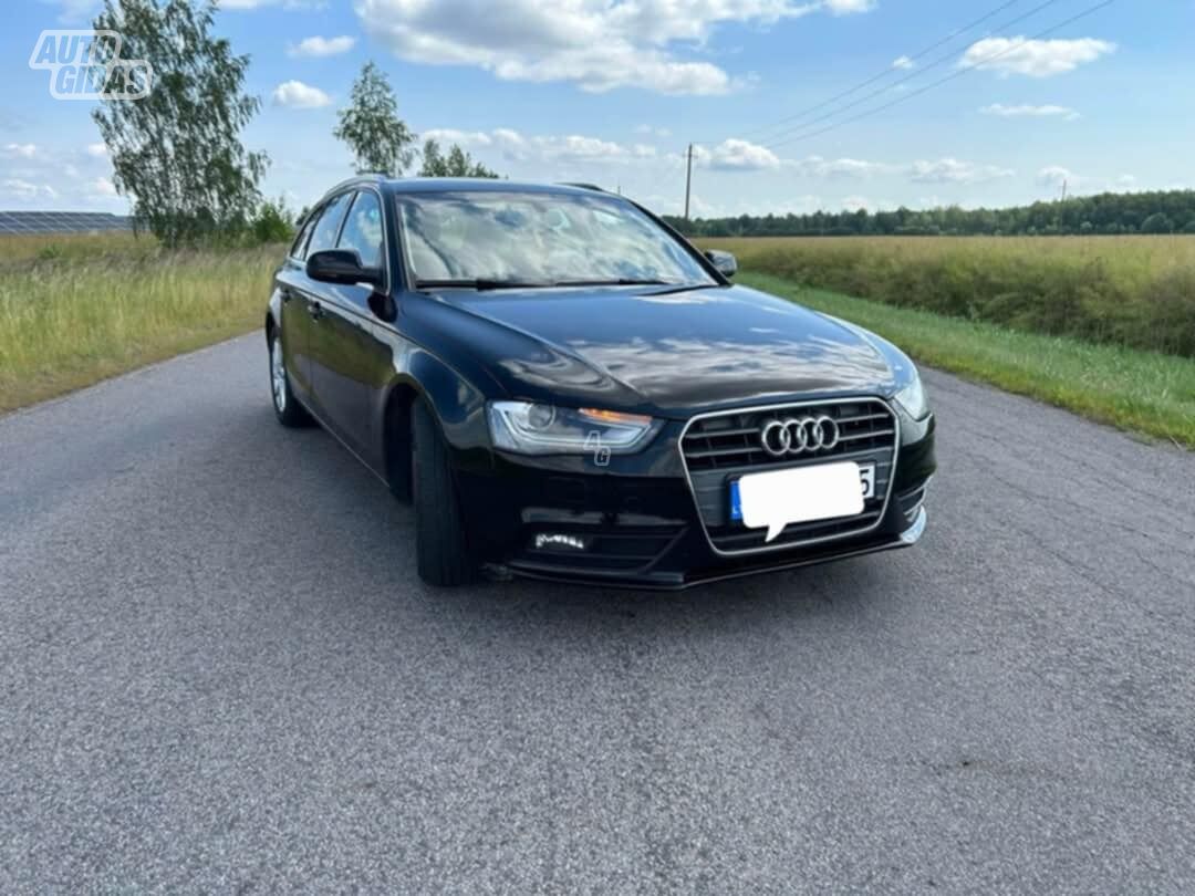 Audi A4 2012 г Седан