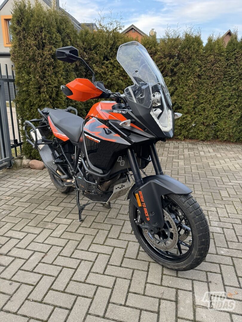 KTM Adventure 2018 y Enduro motorcycle