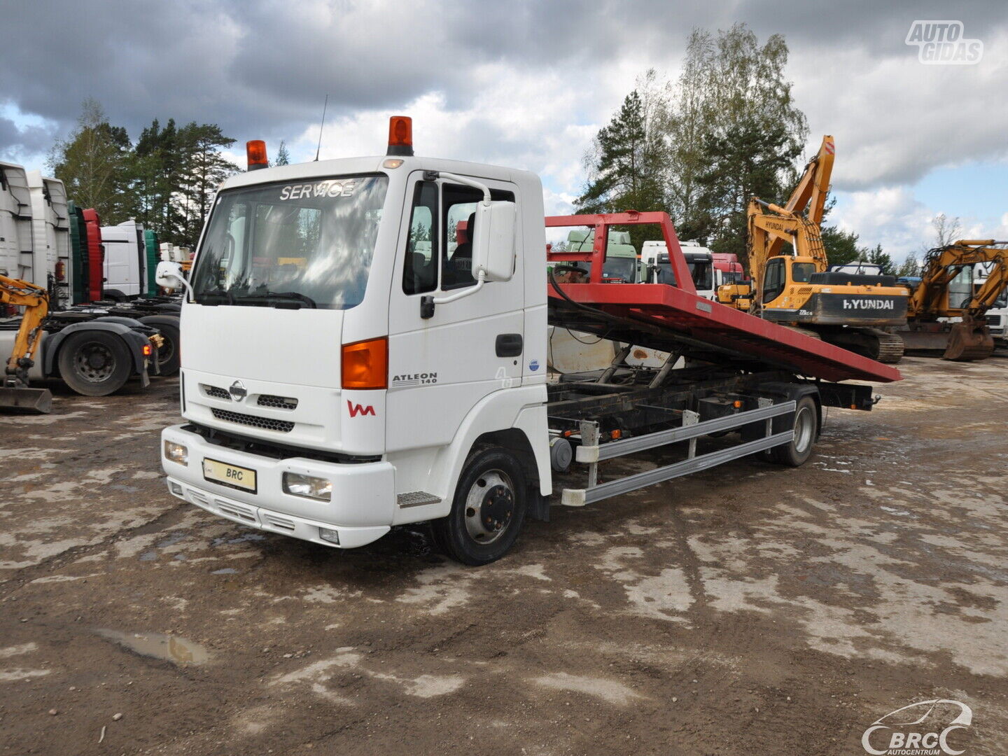 Nissan Atleon 2004 y Car transporter