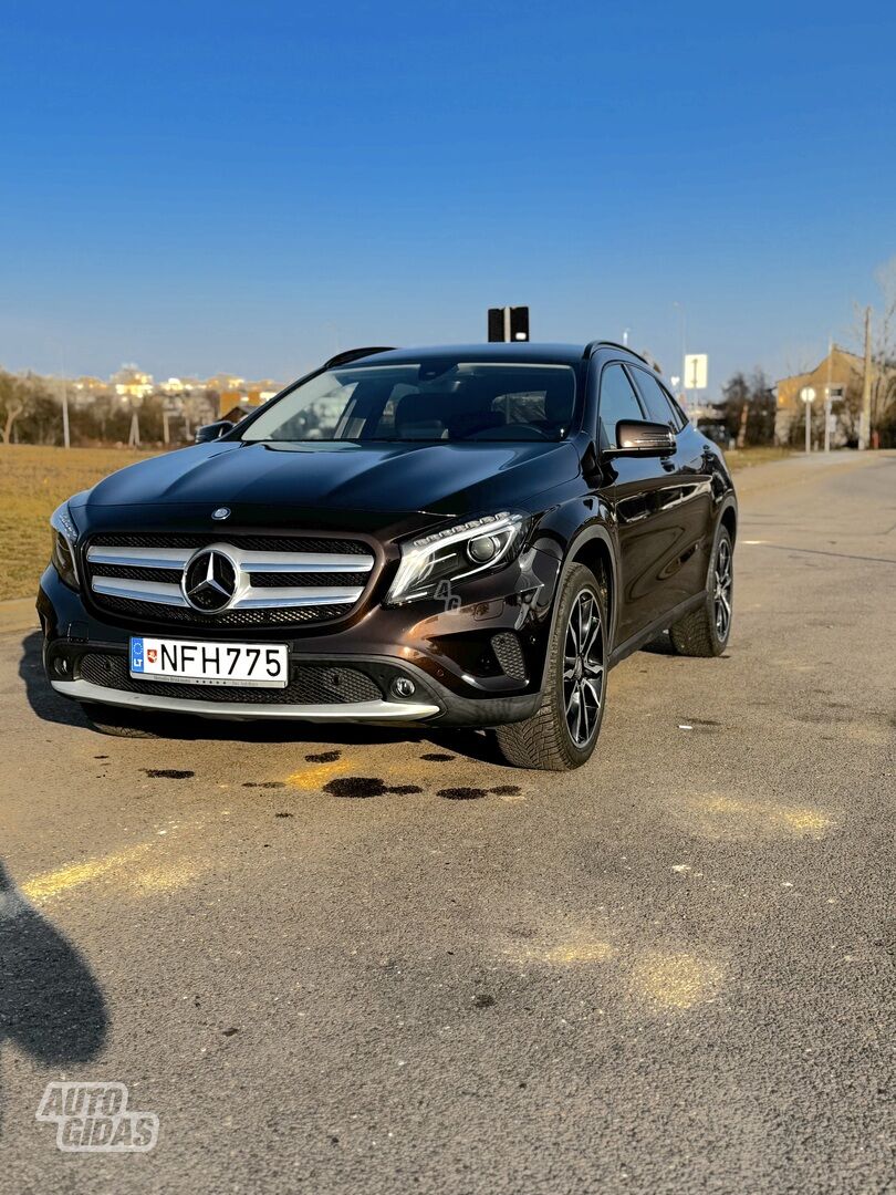 Mercedes-Benz GLA 220 2016 y Off-road / Crossover