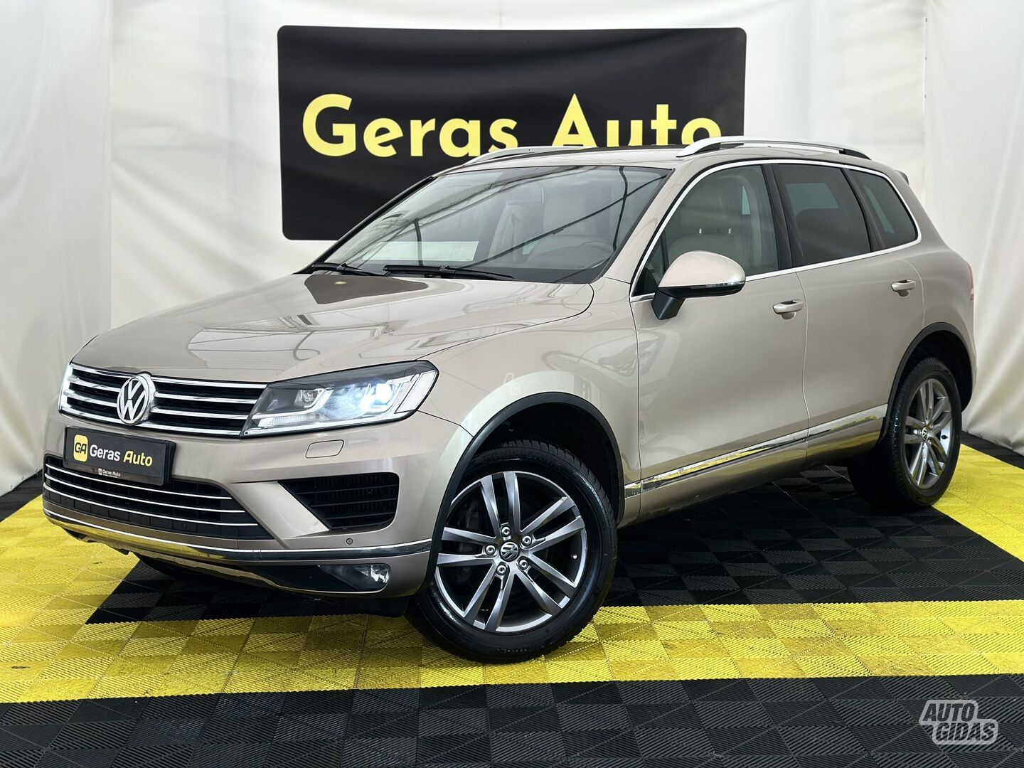 Volkswagen Touareg 2015 y Off-road / Crossover