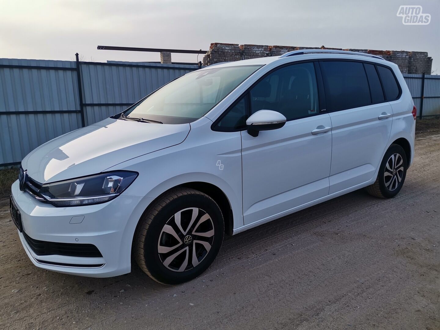 Volkswagen Touran 2022 y Van