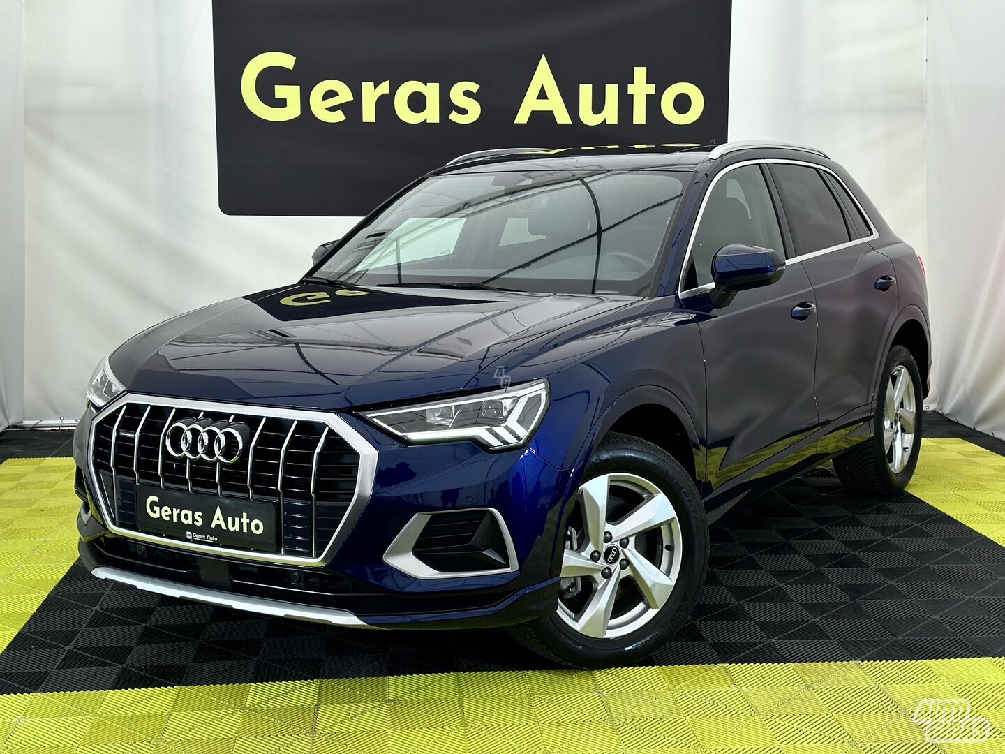 Audi Q3 2021 г Внедорожник / Кроссовер