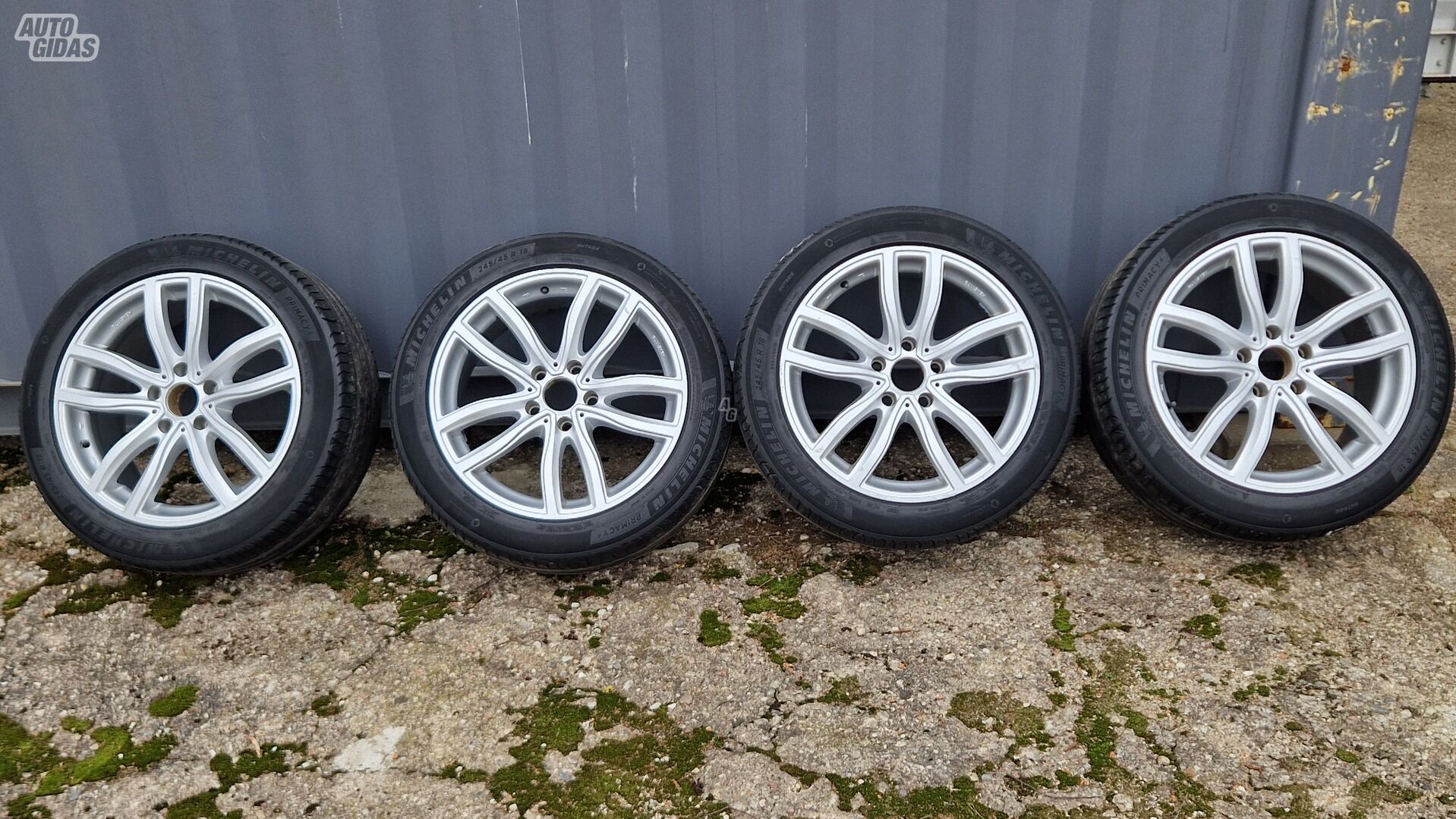 530 light alloy R18 rims