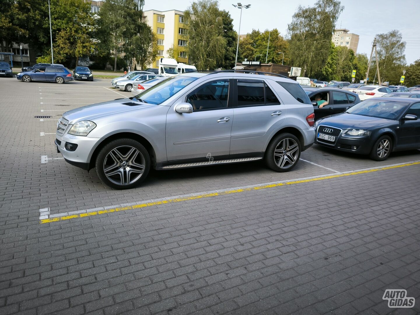 Mercedes-Benz ML 320 2007 г Внедорожник / Кроссовер