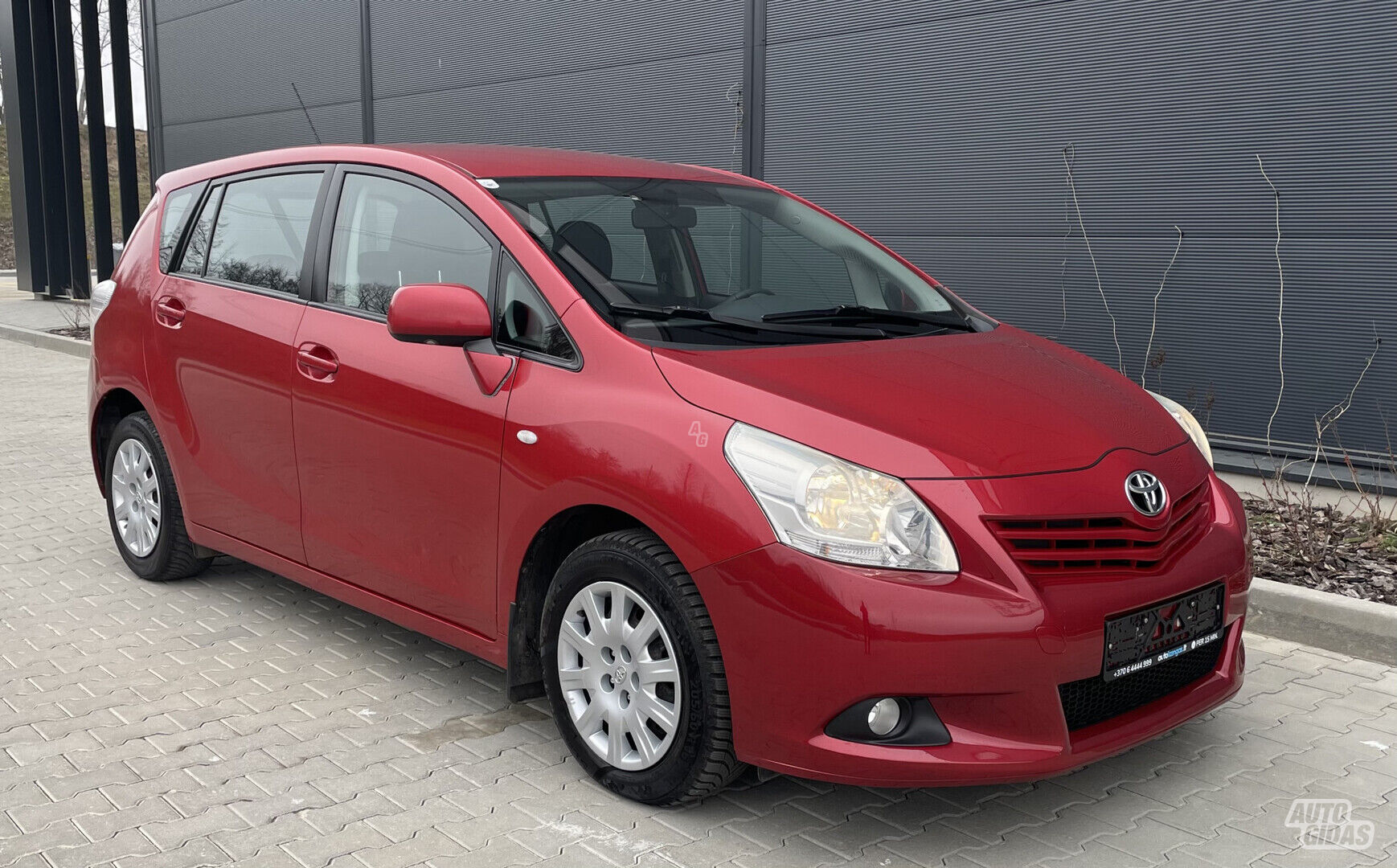 Toyota Verso 2009 г Минивэн