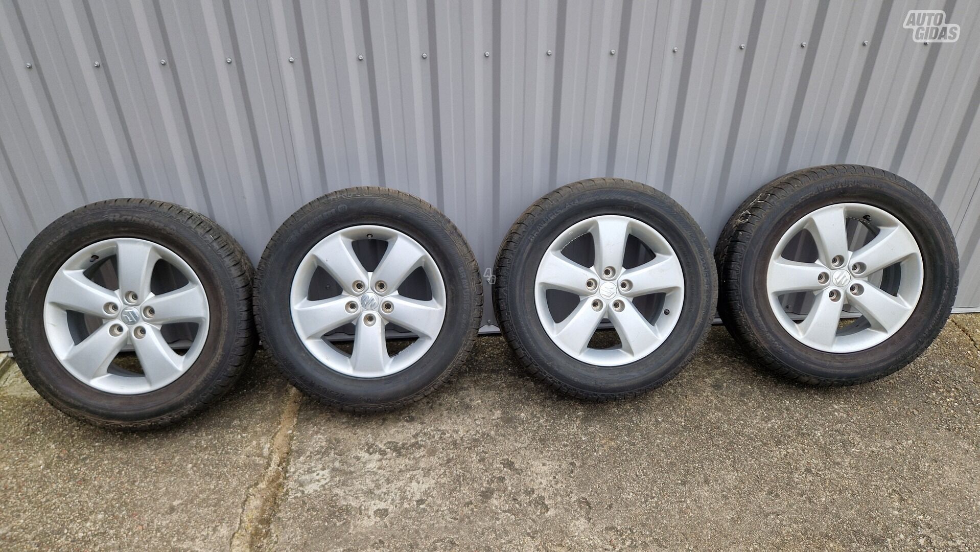 Grand Vitara light alloy R17 rims