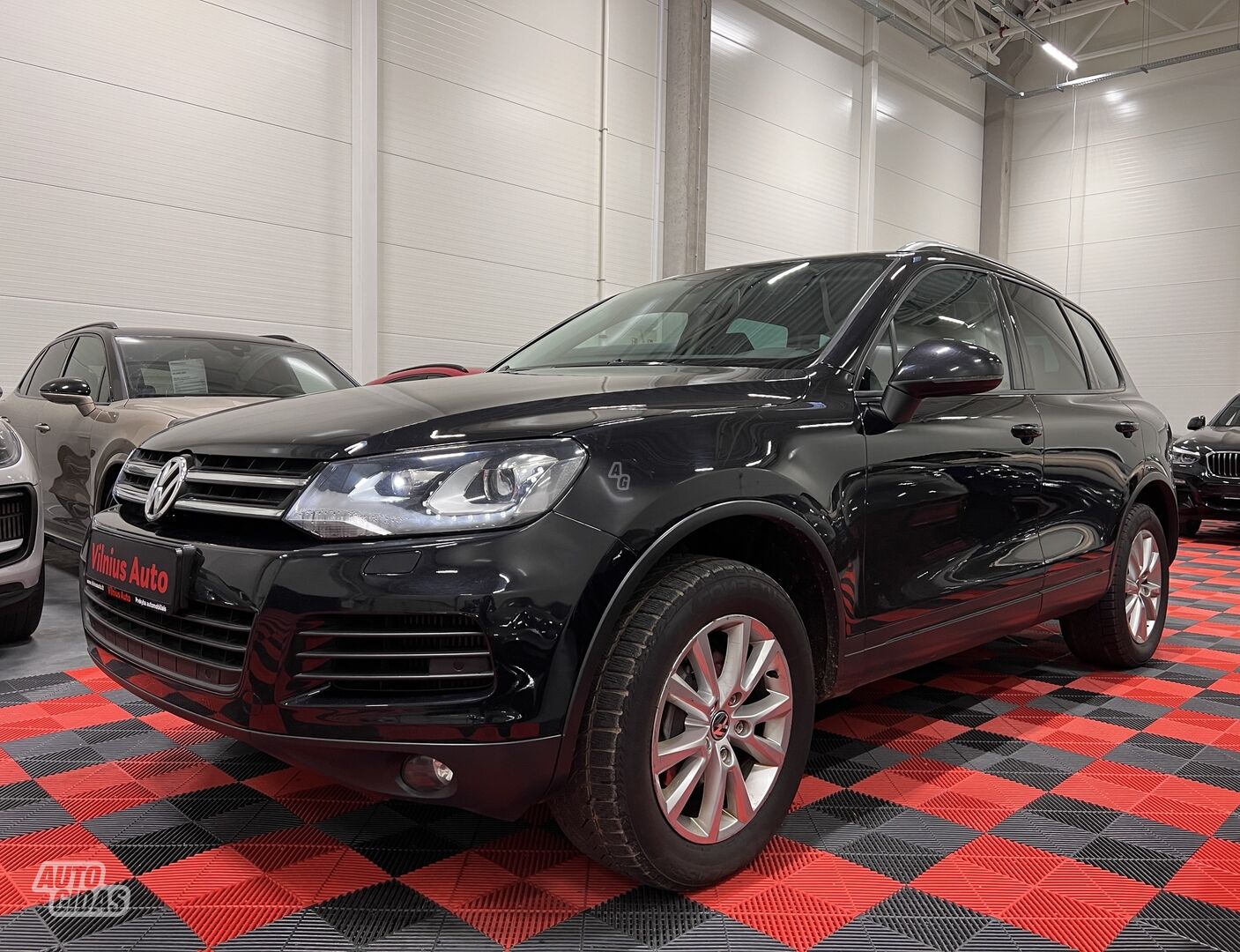 Volkswagen Touareg 2014 г Внедорожник / Кроссовер