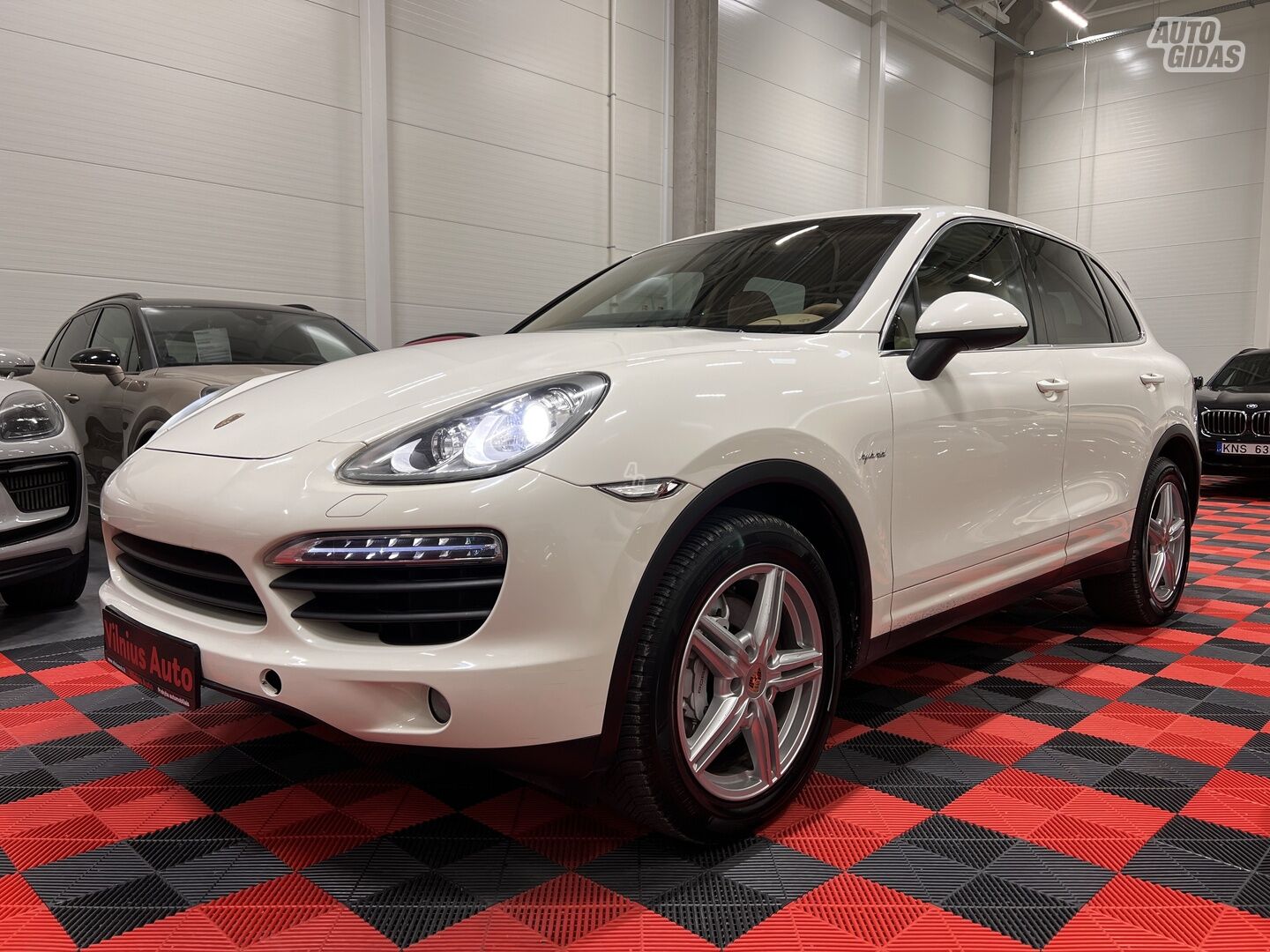 Porsche Cayenne 2012 y Off-road / Crossover