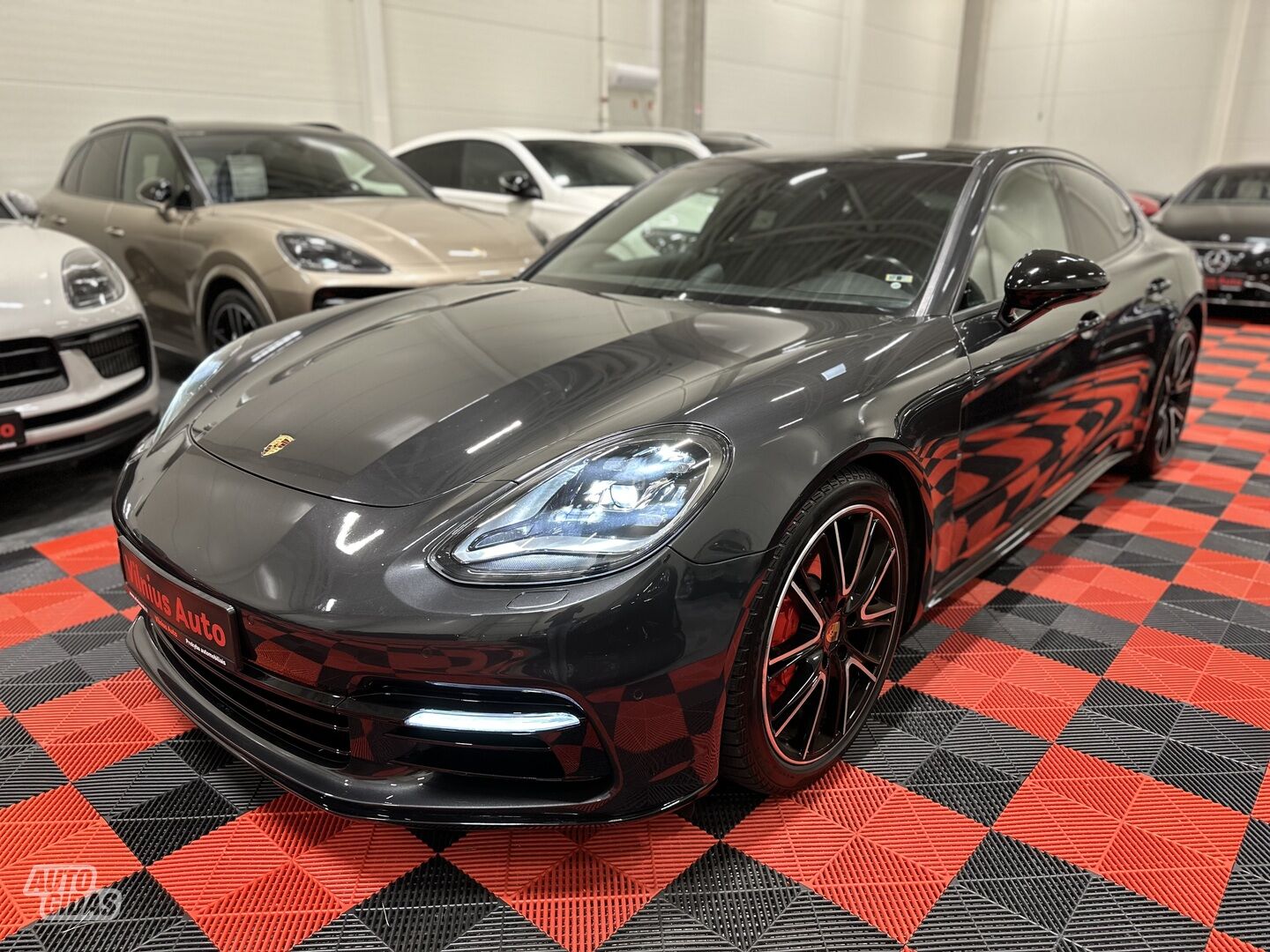 Porsche Panamera 2019 г Седан