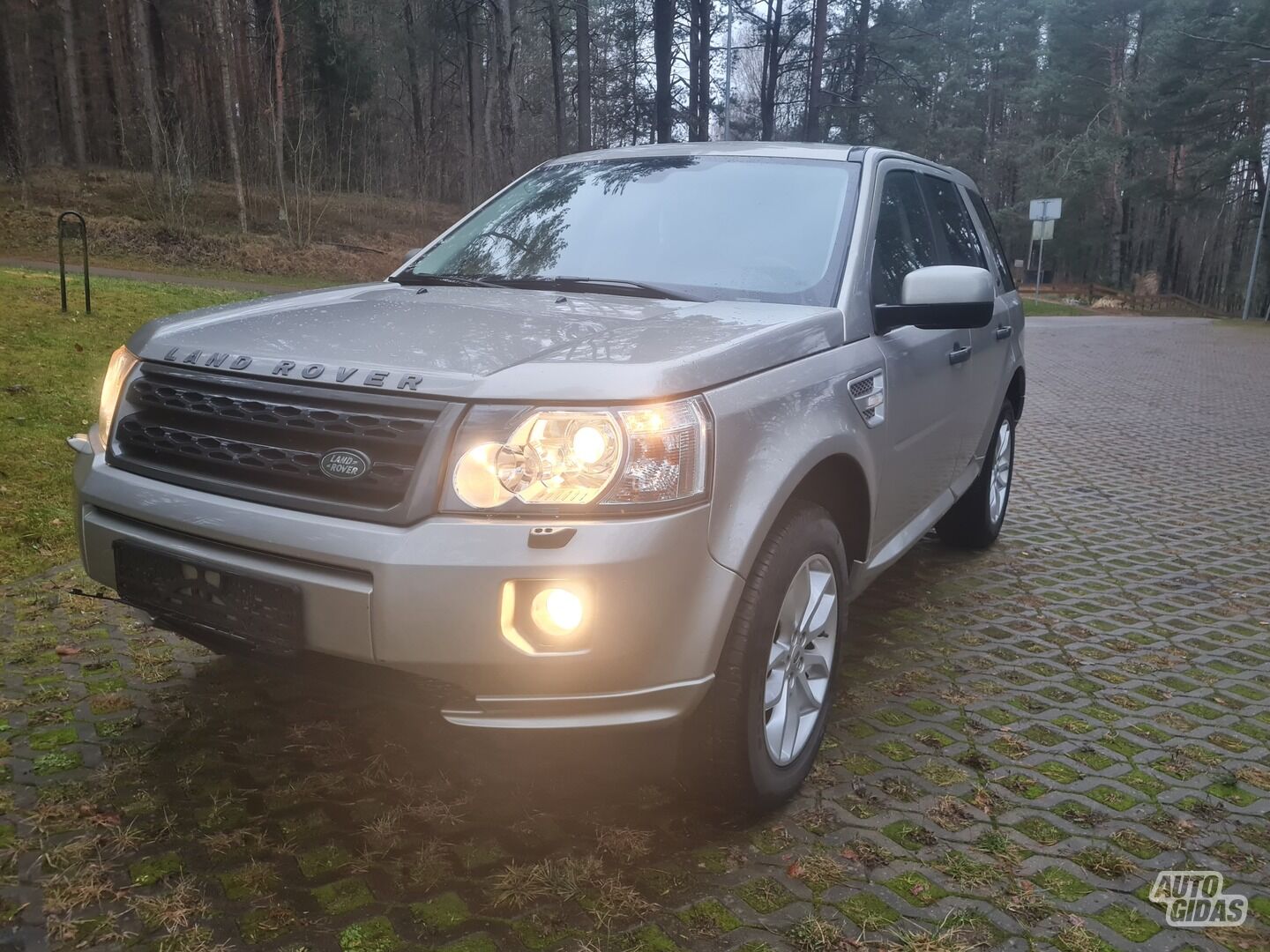 Land Rover Freelander 2011 y Off-road / Crossover