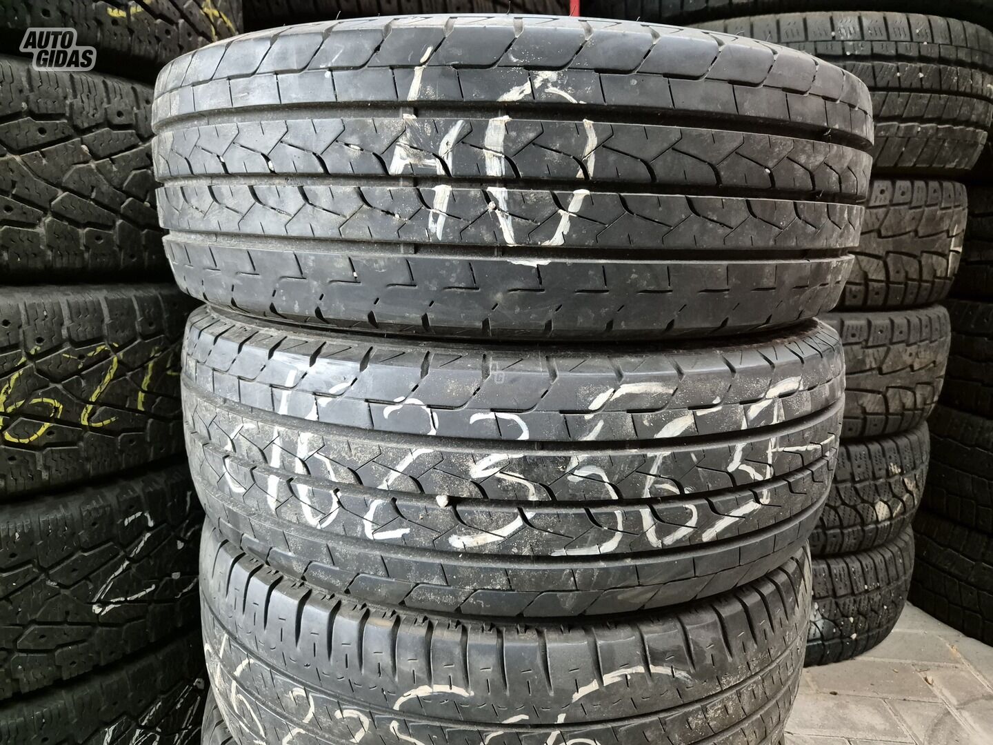 R16C summer tyres minivans