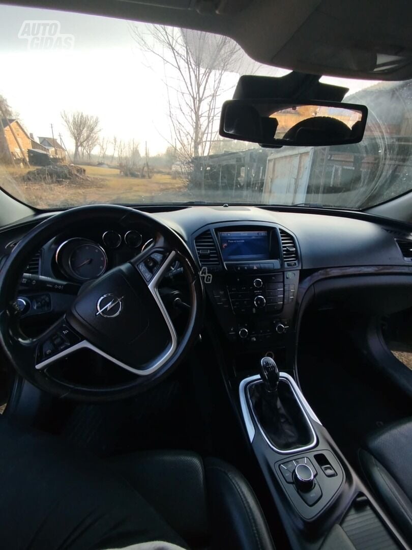 Opel Insignia 2010 г Универсал