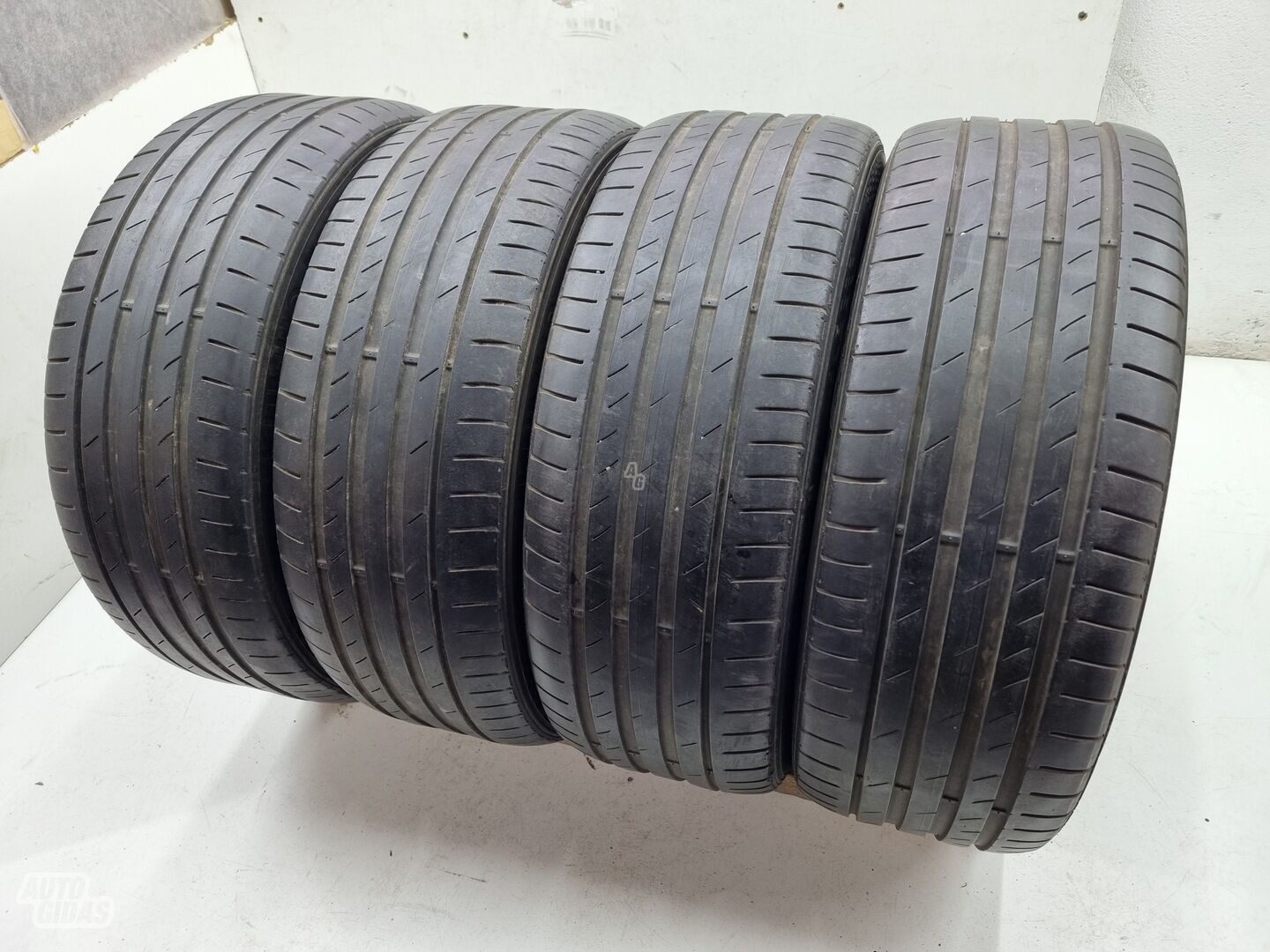 Kumho 4-5mm R19 vasarinės padangos lengviesiems