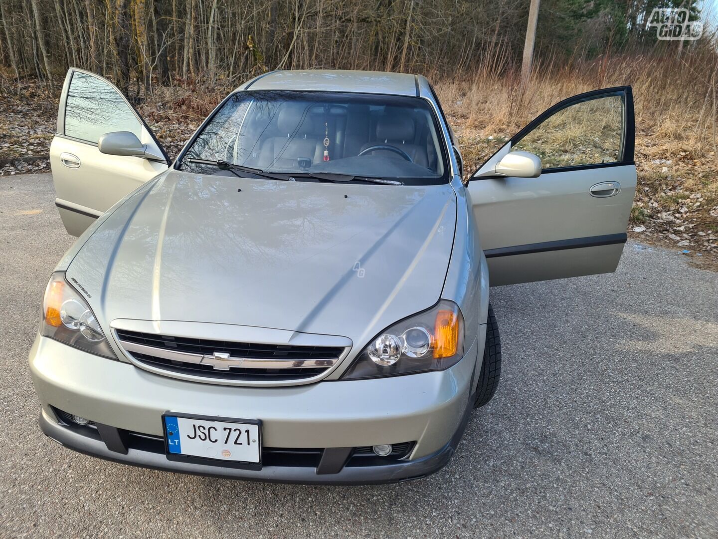 Chevrolet Evanda 2004 y Sedan