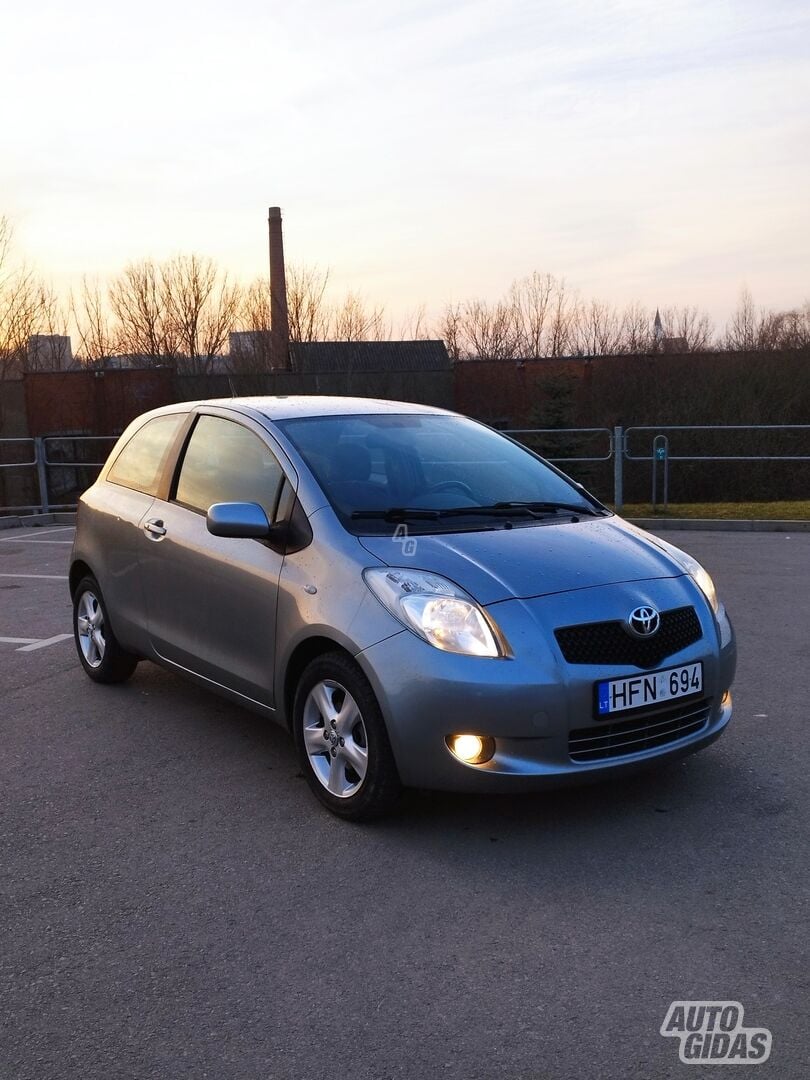 Toyota Yaris 2006 y Hatchback