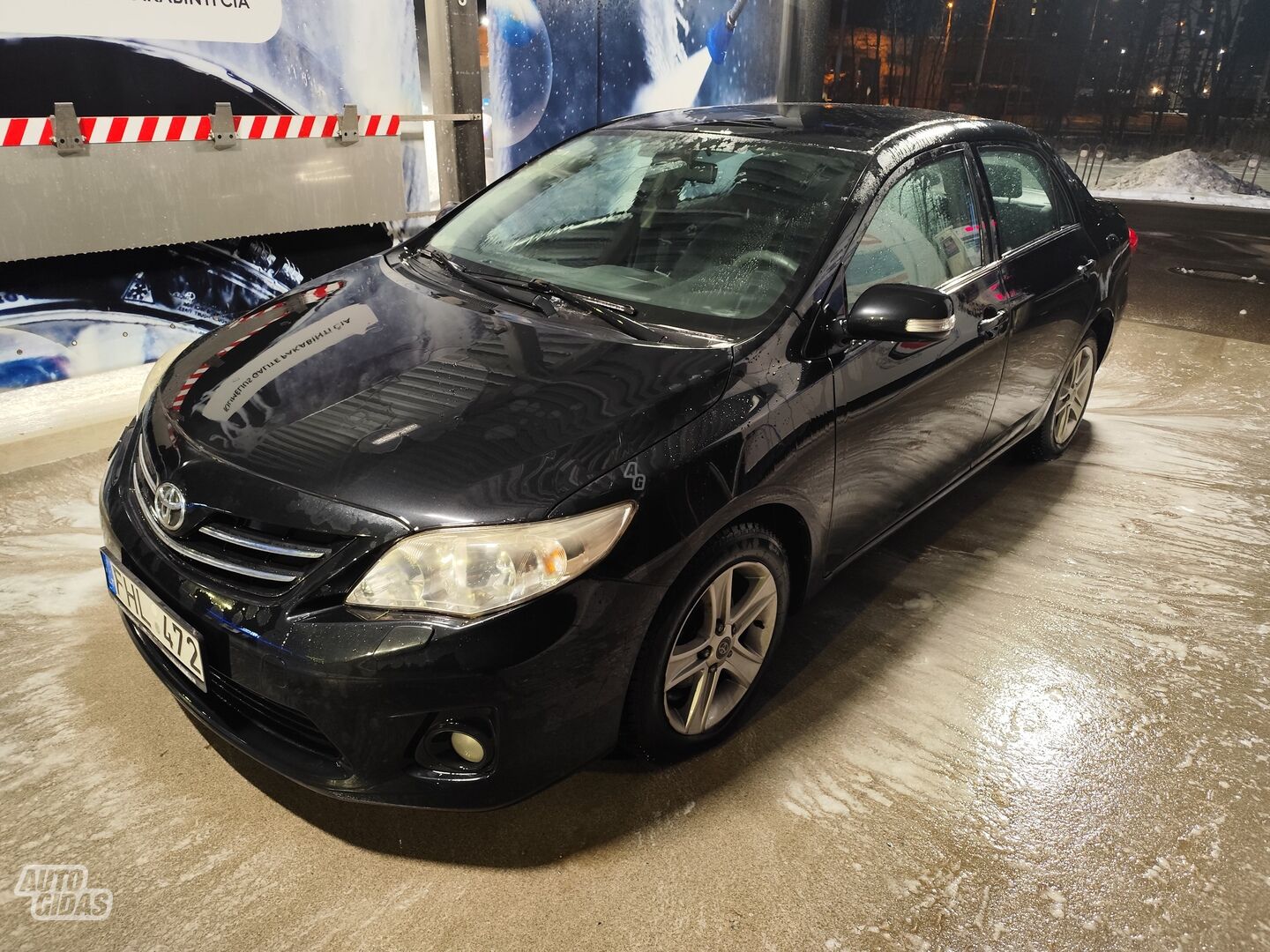 Toyota Corolla 2011 г Седан