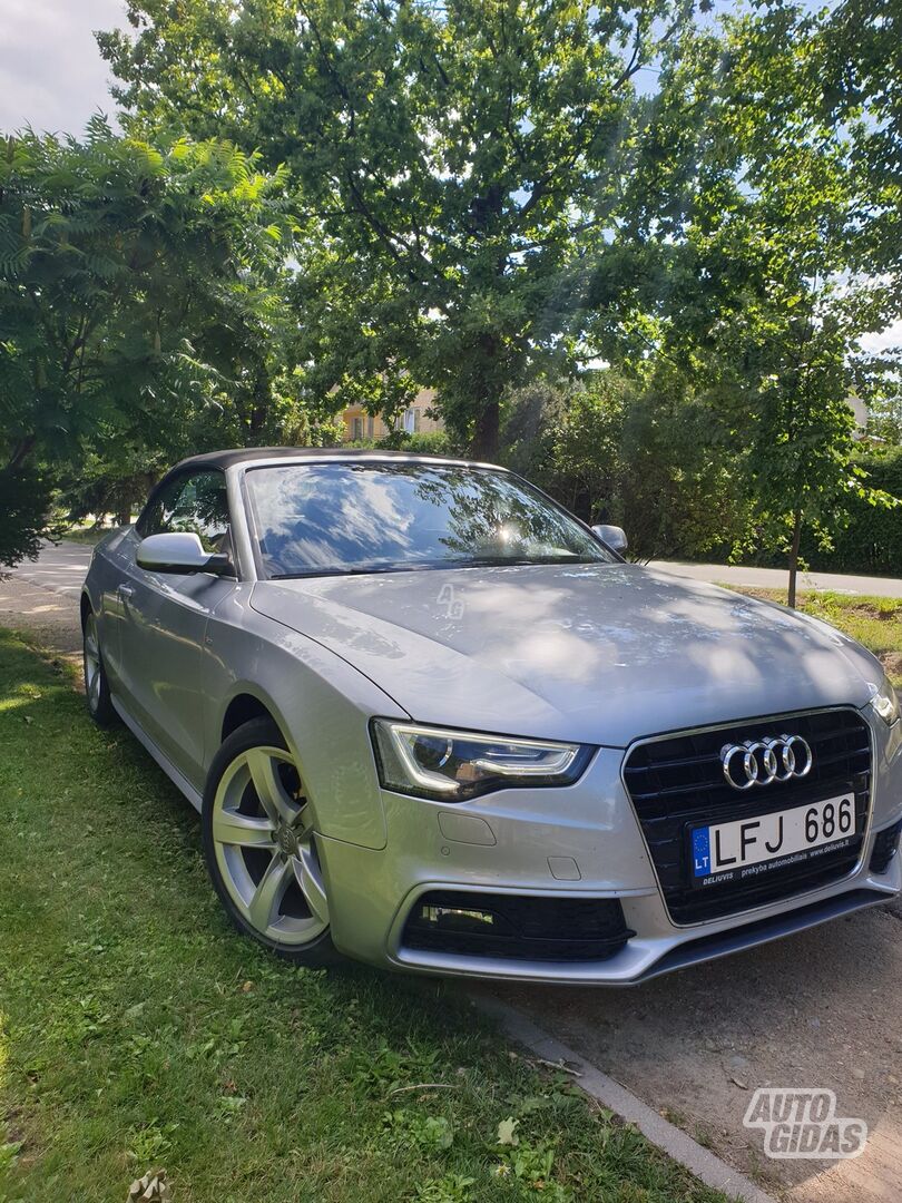 Audi A5 2015 m Kabrioletas