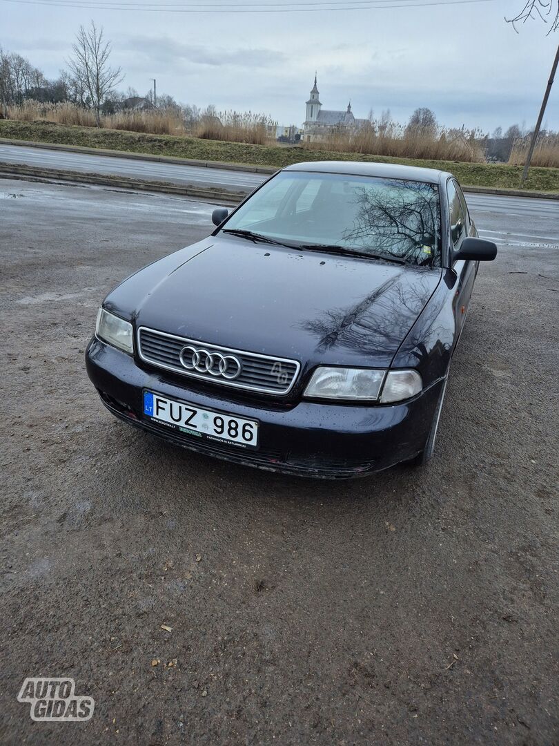 Audi A4 1995 г Седан