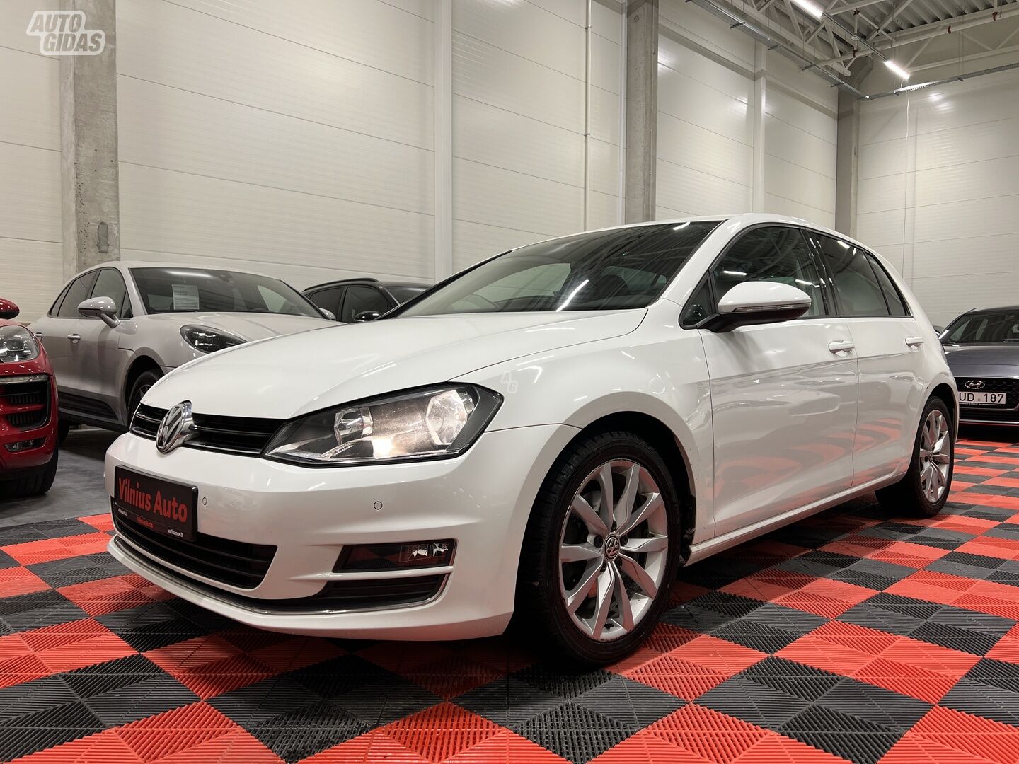 Volkswagen Golf 2016 г Хэтчбек