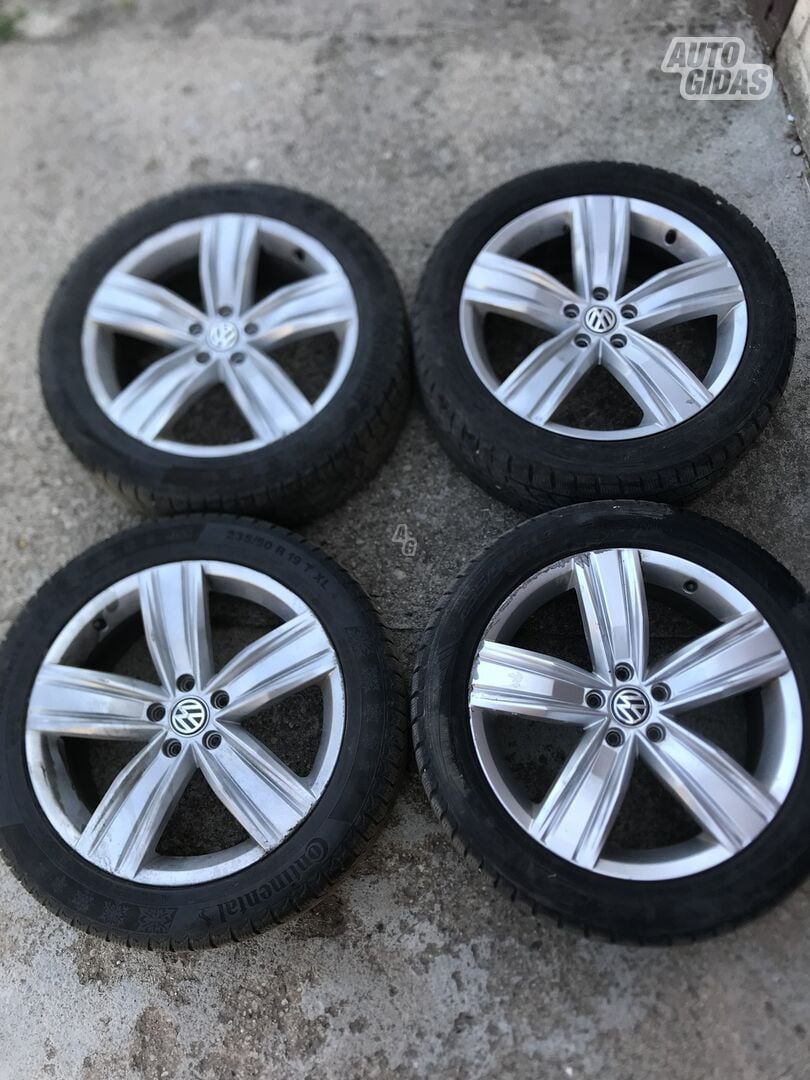 Volkswagen light alloy R19 rims