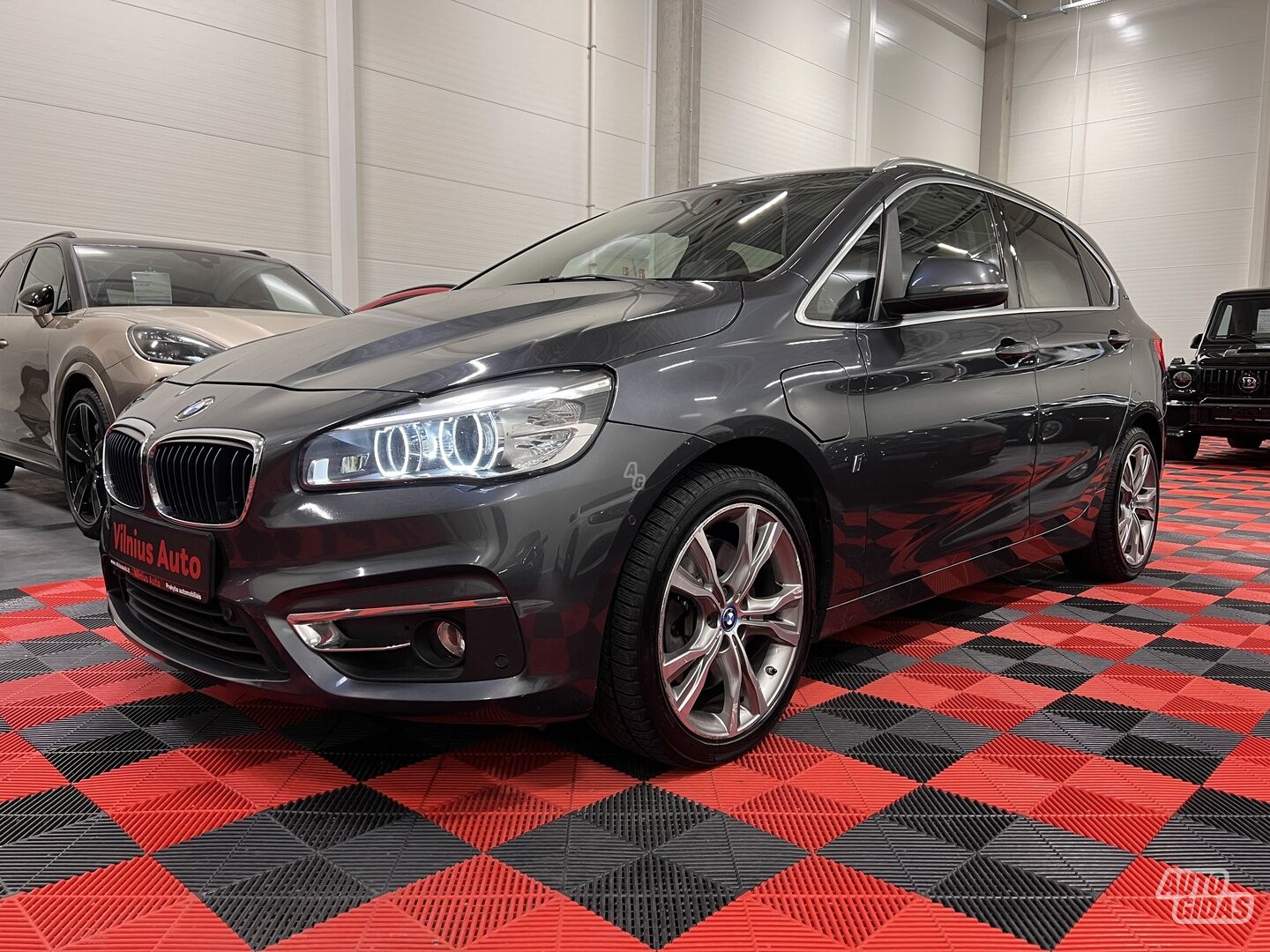 Bmw 225 2017 y Hatchback