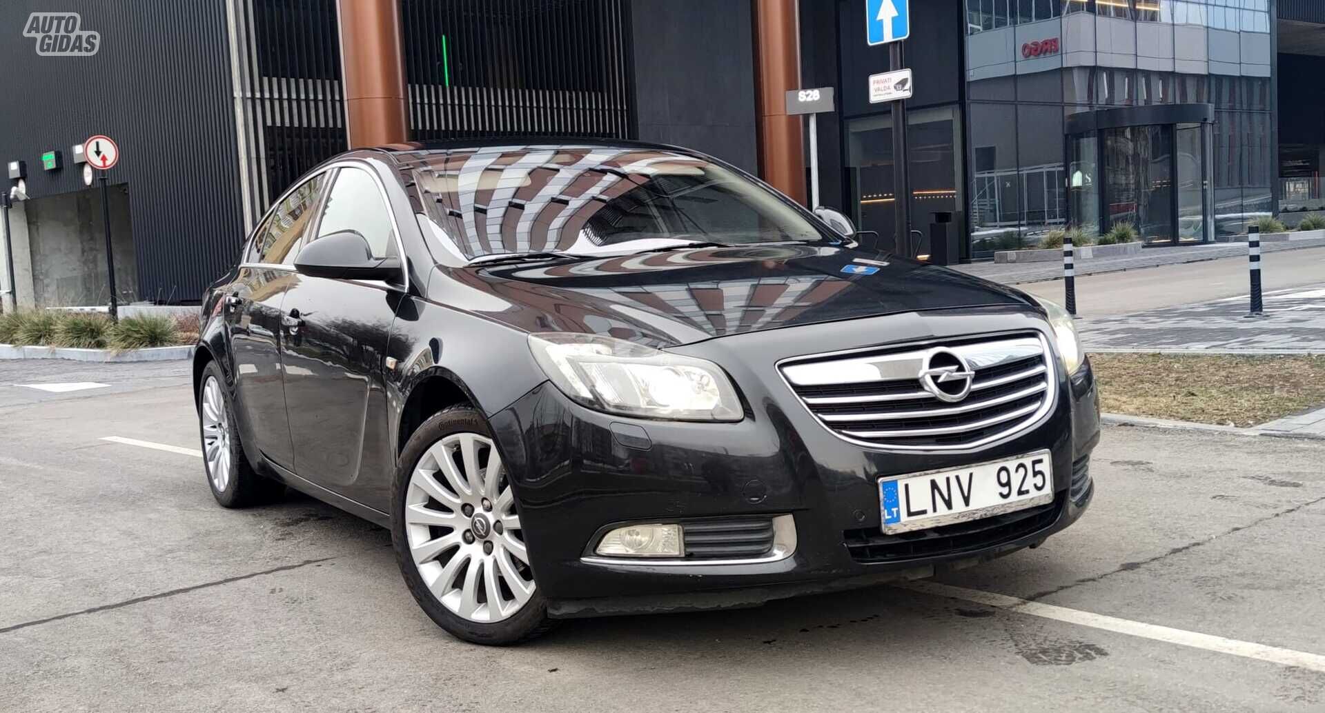 Opel Insignia 2010 г Хэтчбек