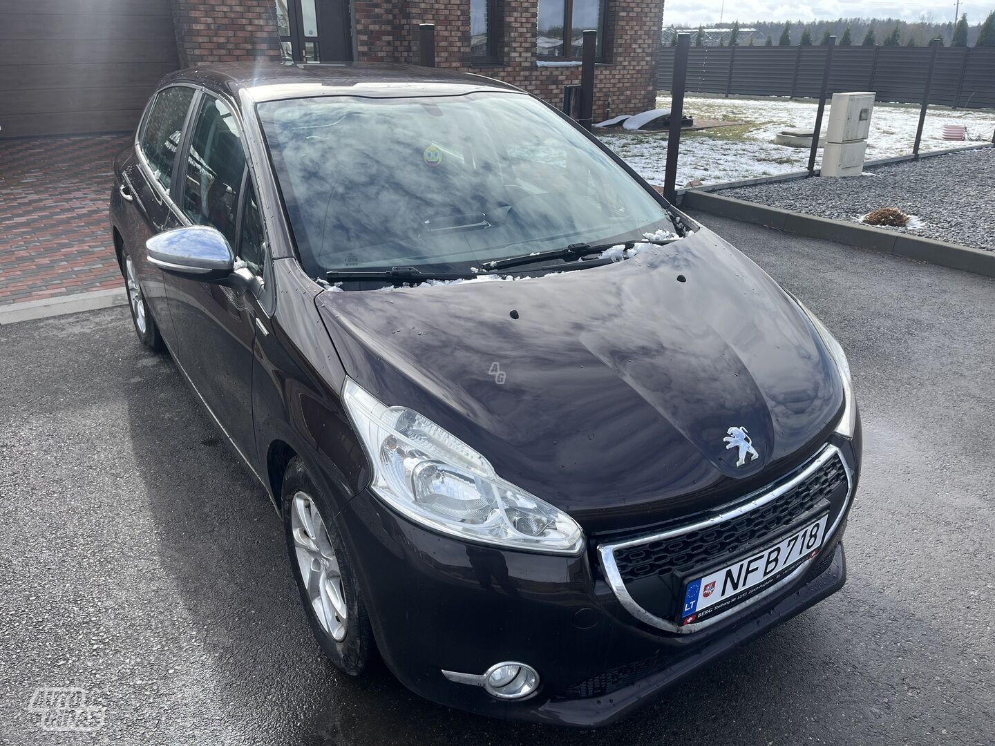 Peugeot 208 2013 г Хэтчбек