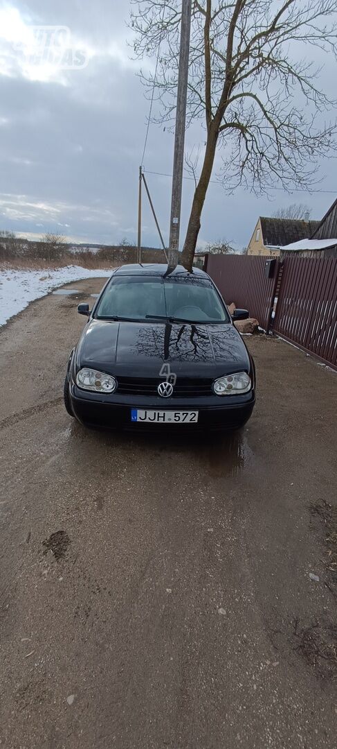 Volkswagen Golf 2000 г Хэтчбек