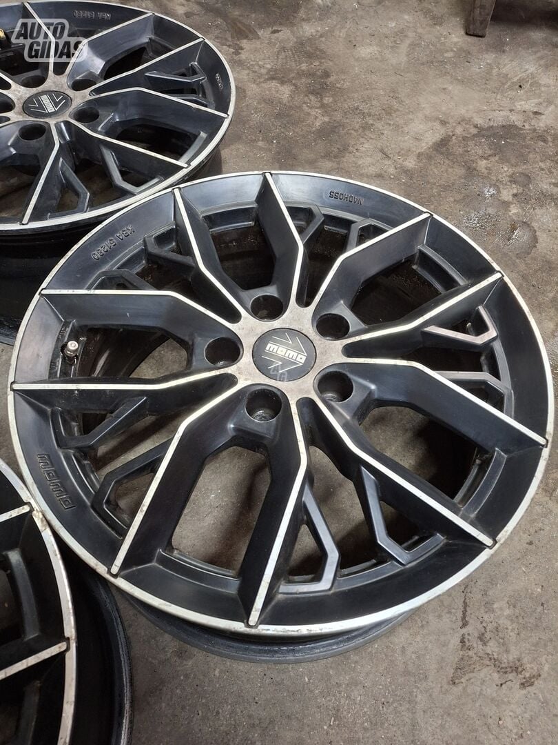 MOMO light alloy R17 rims