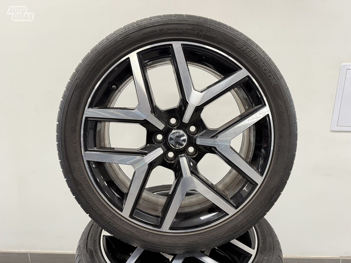 Light alloy R18 rims