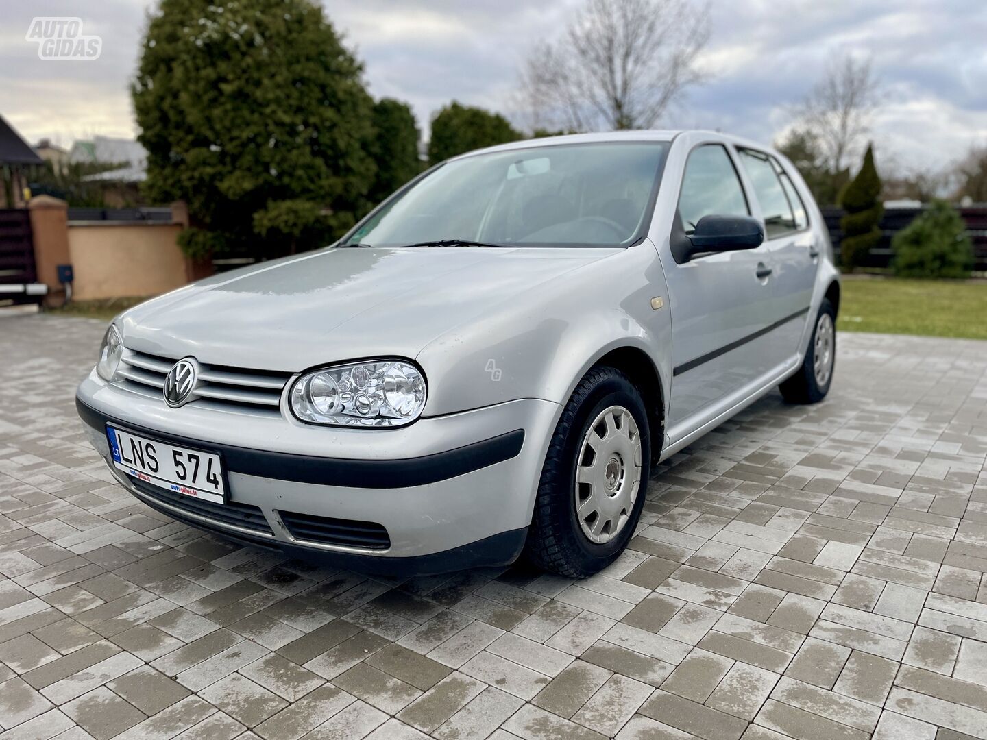 Volkswagen Golf 2000 г Хэтчбек