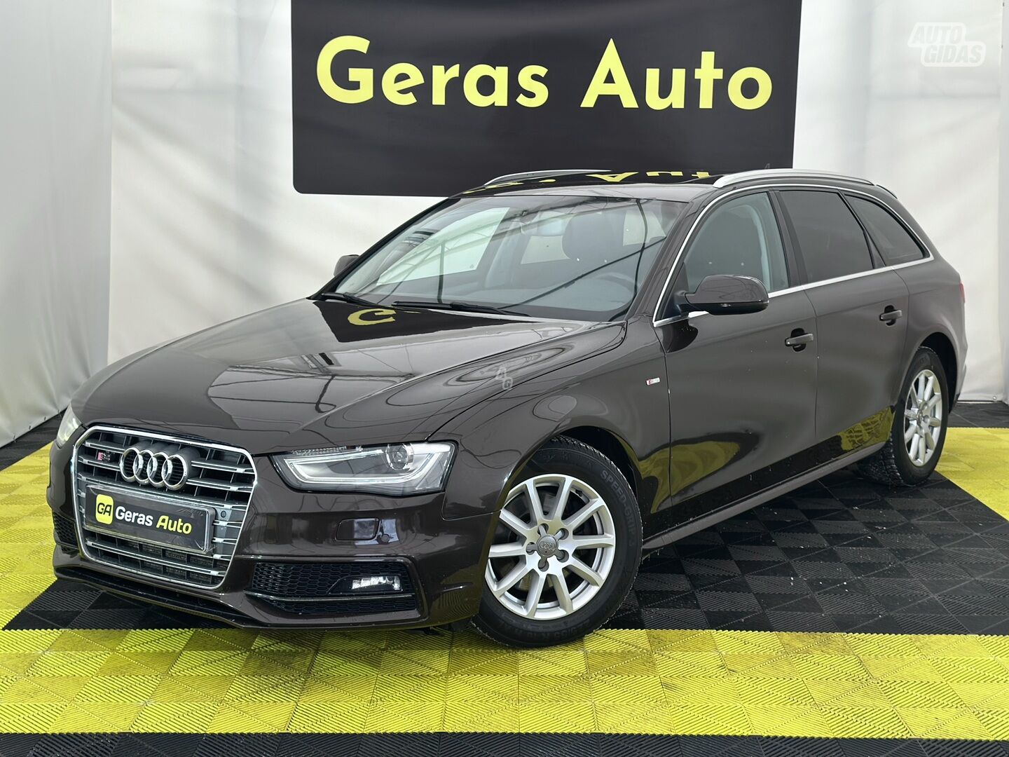 Audi A4 2013 m Universalas