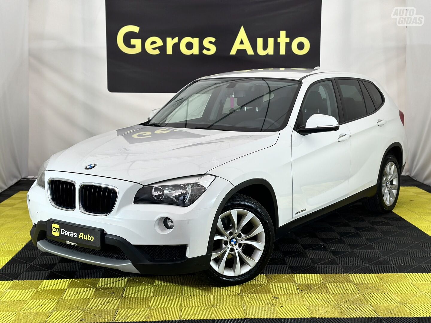 Bmw X1 2013 y Off-road / Crossover