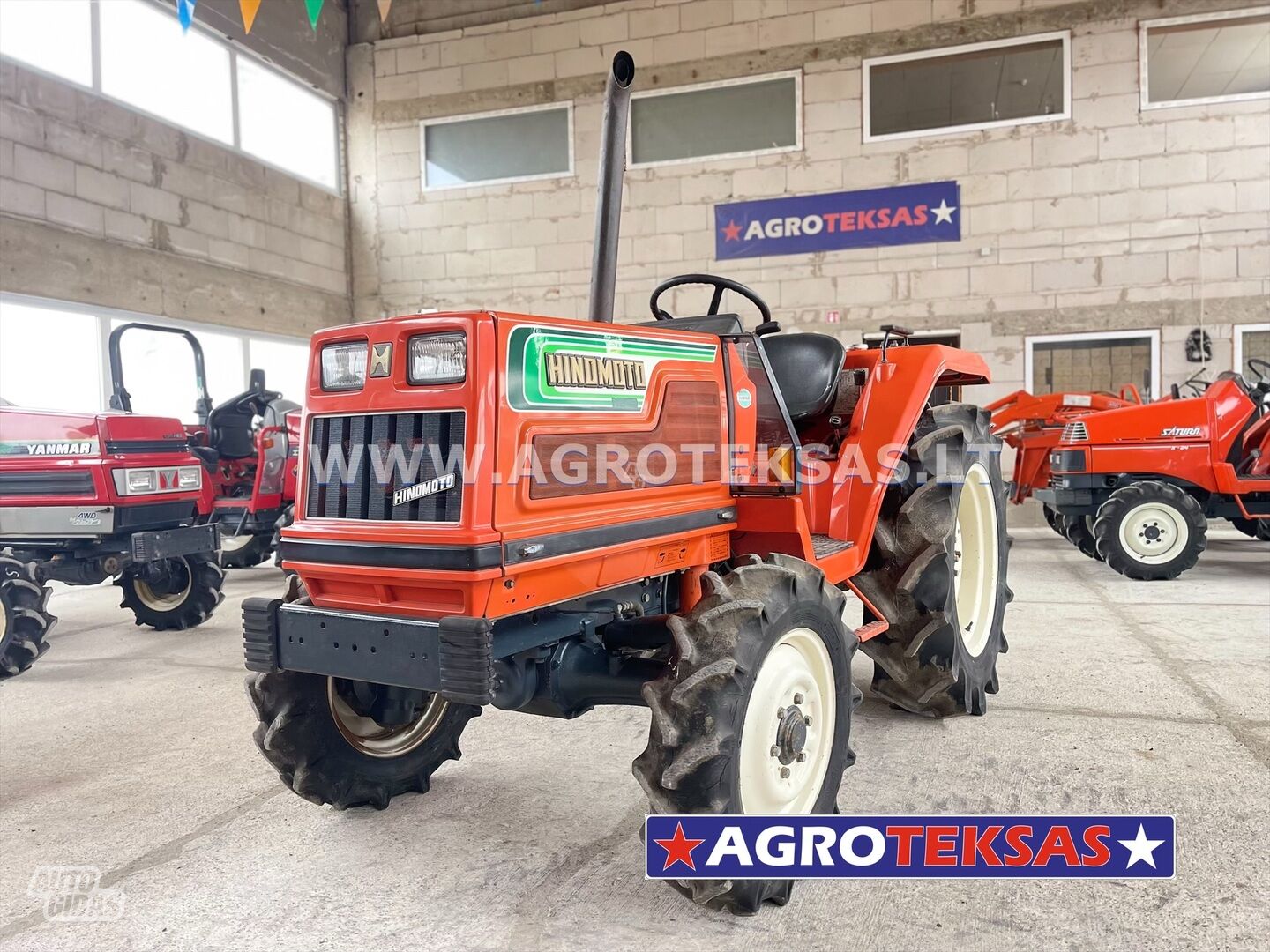 Hinomoto N249 1998 y Tractor