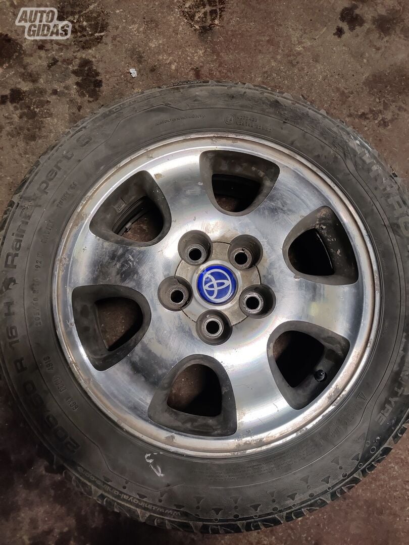 Avensis Verso light alloy R16 rims