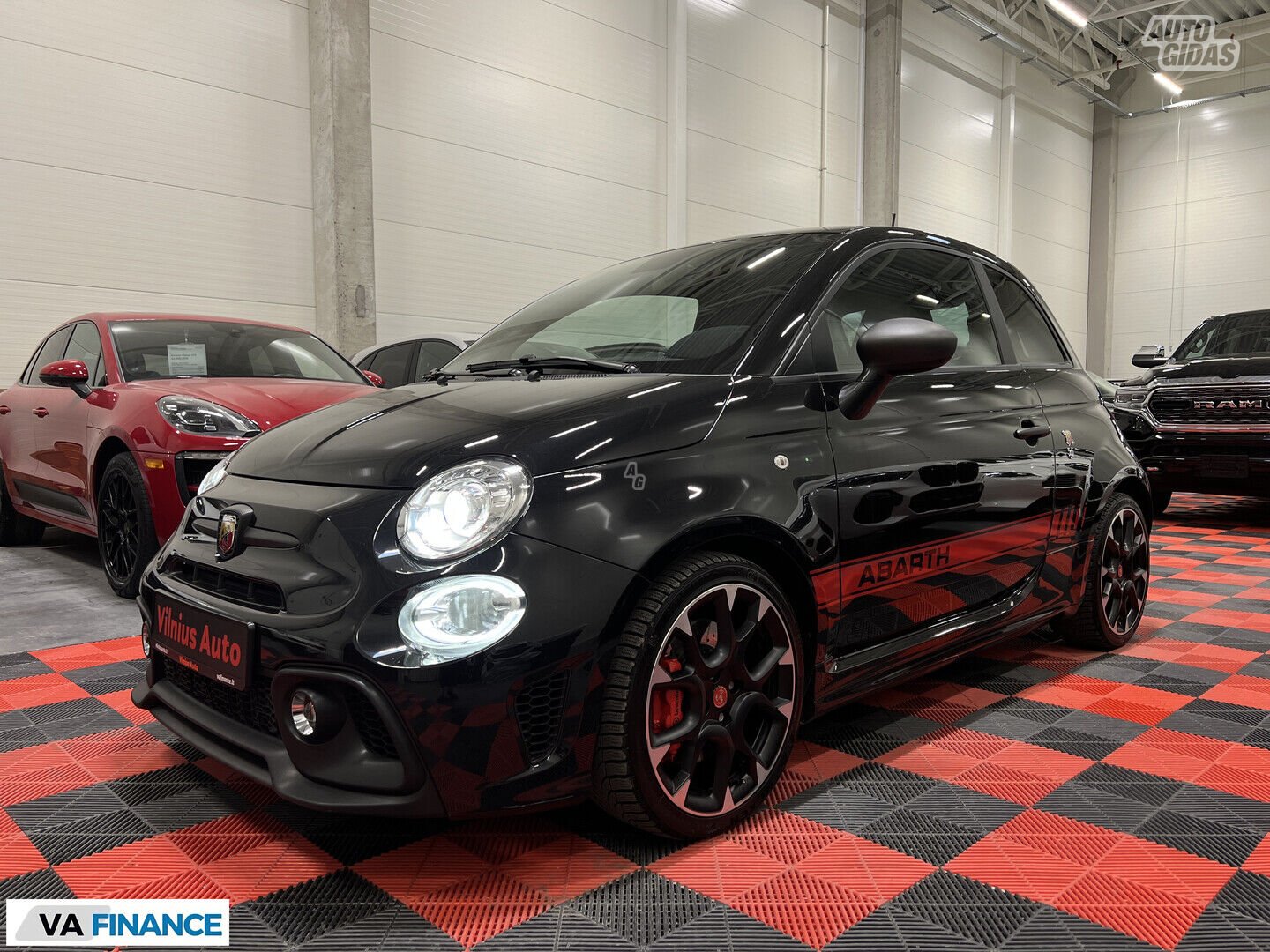 Fiat 500 Abarth 2021 г Купе