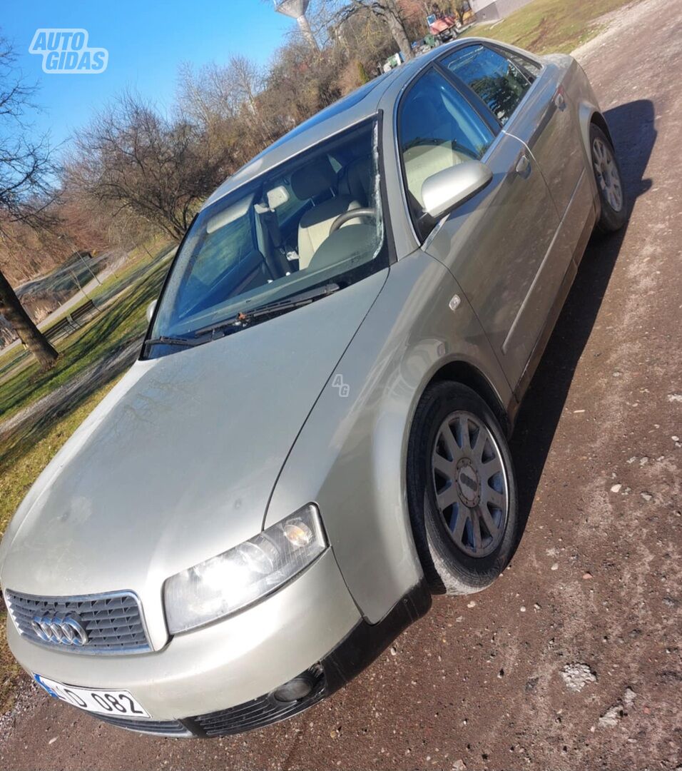 Audi A4 2004 m Sedanas