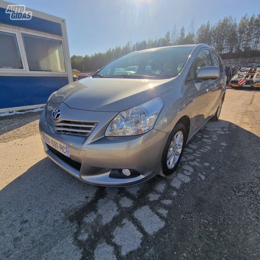 Toyota Verso 2011 y Van