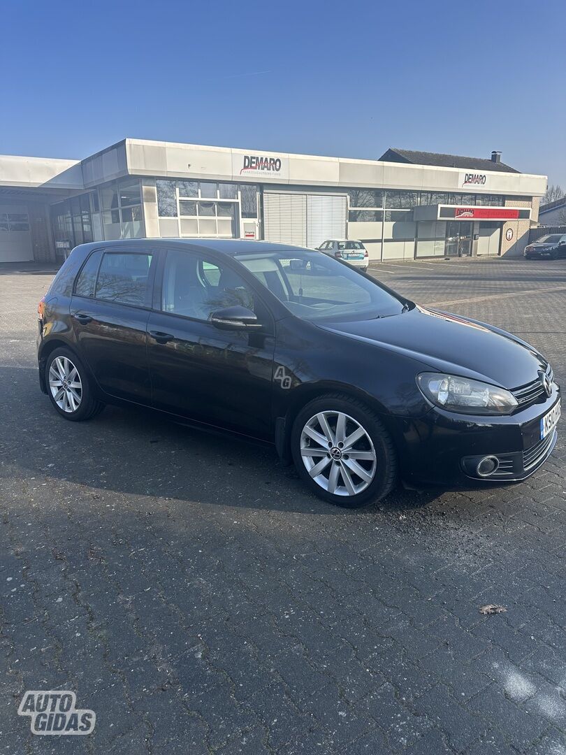 Volkswagen Golf 2010 y Sedan