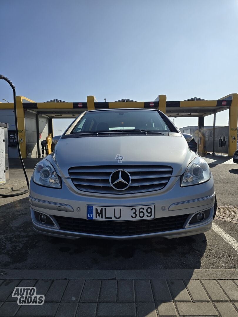 Mercedes-Benz 200 2005 y Sedan