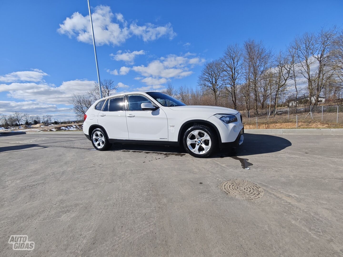 Bmw X1 2011 г Внедорожник / Кроссовер